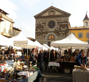 Foto del mercatino dell'antiquariato